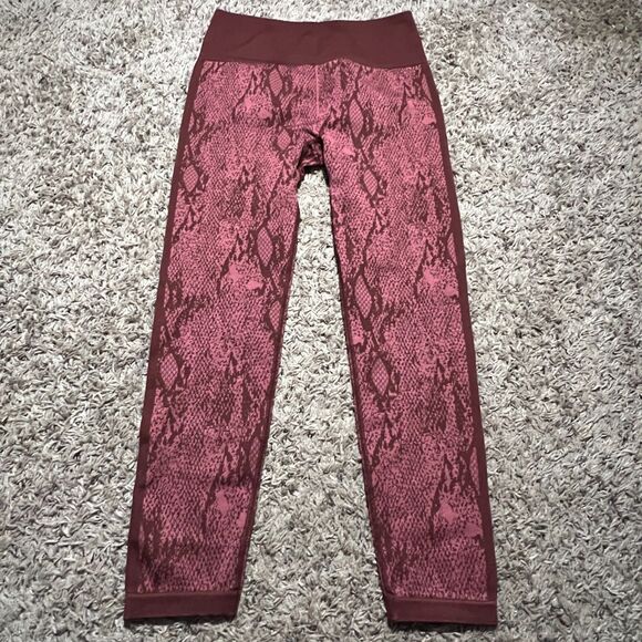Fabletics High-Waisted Seamless Snakeskin 7/8 Tight Medium Cherry Mocha Reptilia - Picture 3 of 8